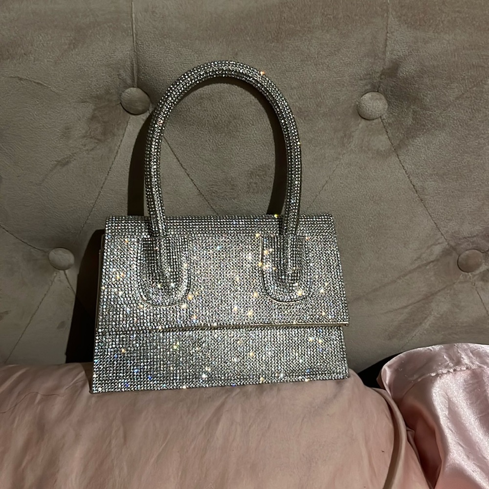 Rhinestone mini hand bag with detachable chain for a different style